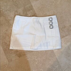 Elegant White Triple Buckle Mini Skirt